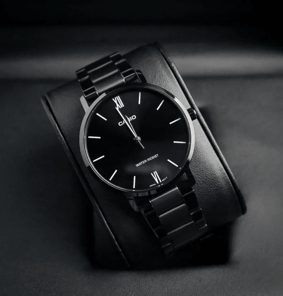 Casio MTP-VT01B-1B cinturiale acciaio nero dettaglio maglie