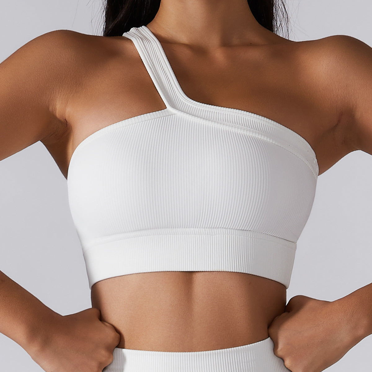 Reggiseno yoga monospalla estivo in tessuto traspirante per allenamenti estivi