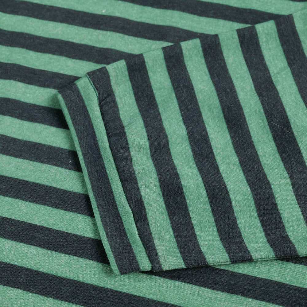 Maglietta per uomo a righe colore verde e nero traspirante e leggero