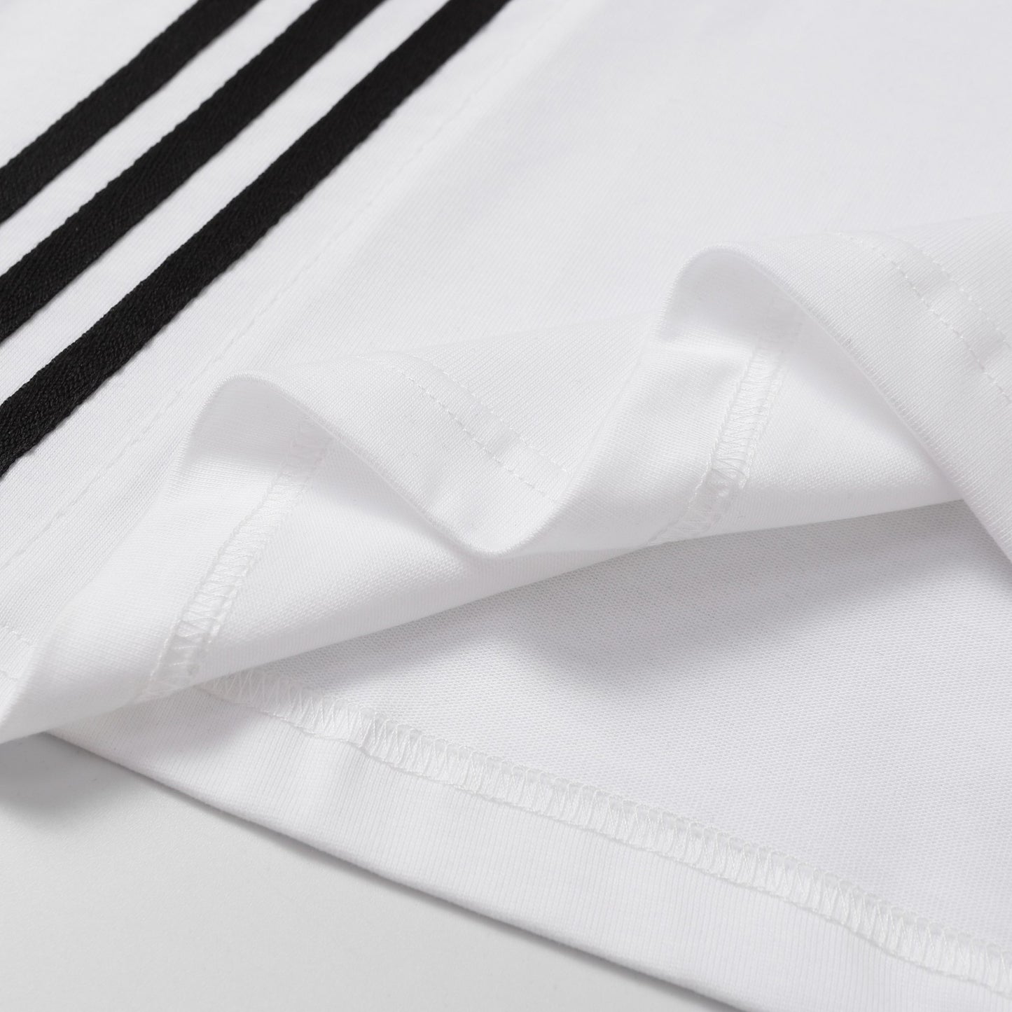 Maglietta uomo stile rugby oversize in cotone con numero frontale disponibile in bianco e nero