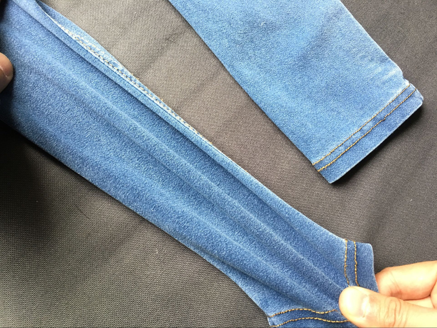 Jeans per donna elasticizzato di colore blu