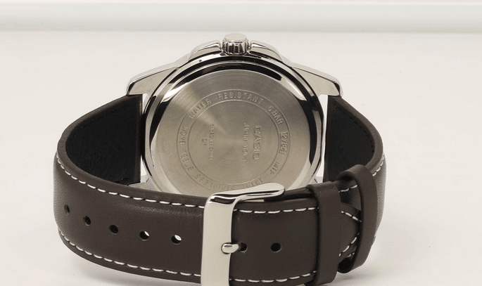 Orologio casio uomo economico, colore bianco con cinturino in pelle marrone, MTP-1314L-7A
