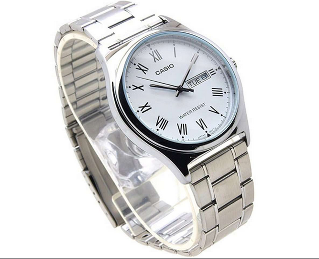 Orologio da polso casio per uomo con quadrante bianco segna data e giorno della settimana, cinturino in acciaio color argento con movimento al quarzo