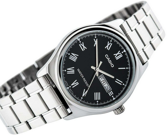 Orologio casio per uomo quadrante nero con segna data e giorno della settimana, cinturino in acciaio color argento con movimento al quarzo