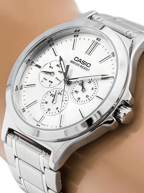 Orologio Casio, quadrante bianco cronografo, cinturino in acciaio color argnto, movimento al quarzo, modello: MTP-V300D-7A 