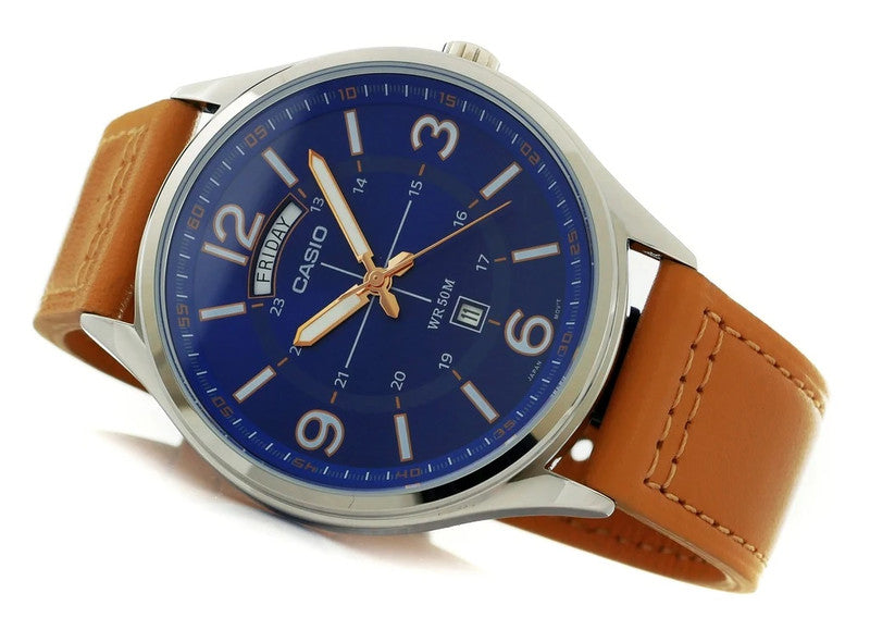 Orologio Casio, quadrante di colore blu con segna data e giorno della settimana, cinturino in pelle di colore beige, movimento al quarzo, modello: MTP-E129L-2B2