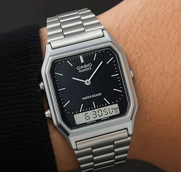 Orologio Casio unisec, quadrante nero con orario digitale e analogico, cinturino in acciaio color argento, movimento al quarzo, modello: AQ-230A-1D
