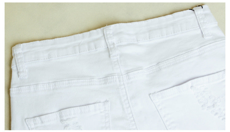 Pantaloni bianchi donna eleganti estivi
Pantaloni donna bianchi outfit casual chic
Pantaloni estivi donna leggeri e comodi