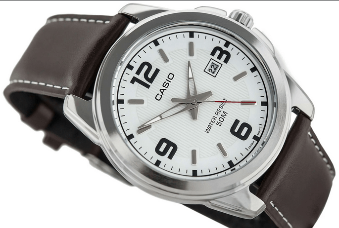 Orologio casio uomo economico, colore bianco con cinturino in pelle marrone, MTP-1314L-7A