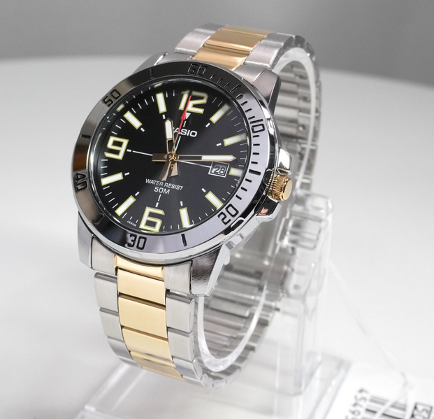 Orologio uomo casio in acciaio color oro ins conto, economico modello: MTP-VD01SG-1B