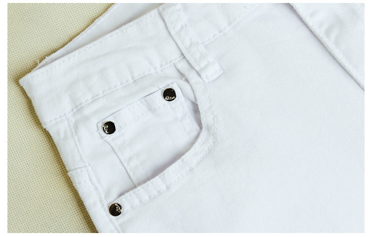 Pantaloni bianchi donna eleganti estivi
Pantaloni donna bianchi outfit casual chic
Pantaloni estivi donna leggeri e comodi