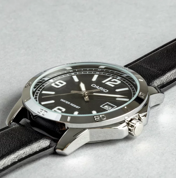 Casio MTP-V004L-1B - Orologio da Uomo Elegante con Cinturino in Pelle Nera