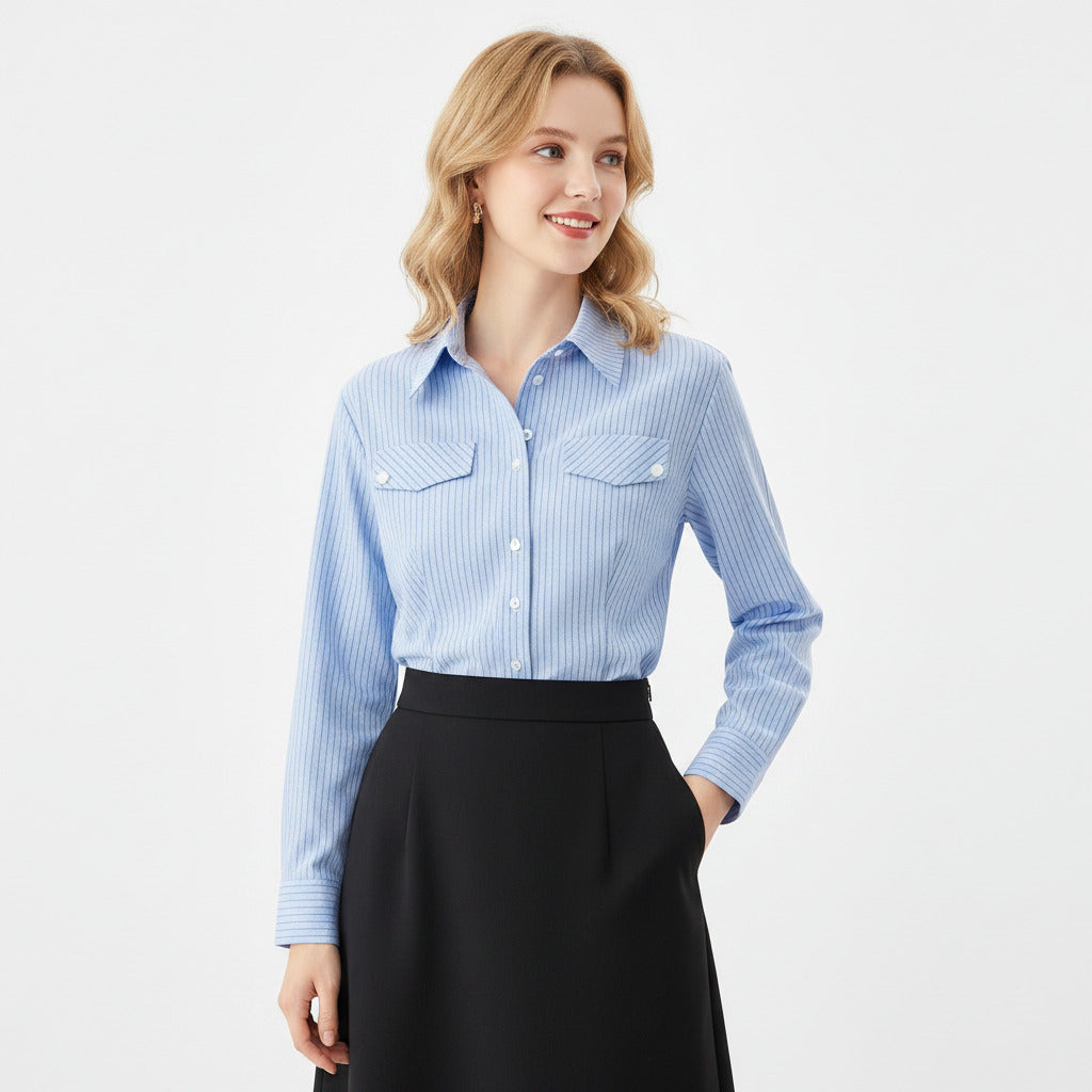 Camicia donna celeste con linee nere, e taschini frontali casual