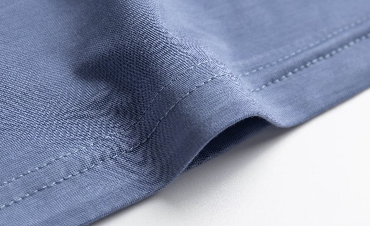 Maglietta donna monospalla in cotone con scollo diagonale e vestibilità aderente