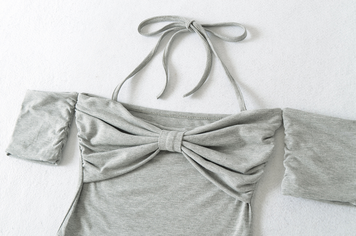 Top crop per donna americano in tinta unita con spalle scoperte