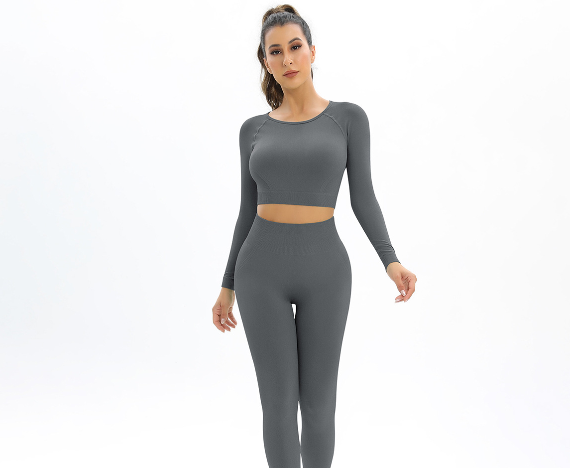 Set yoga maniche lunghe – top e leggings traspiranti LowEconomy colore grigio