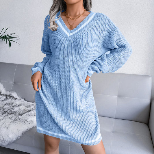 Abito in maglia donna con scollo a V – elegante per l’inverno, colore in tinta unica celeste
